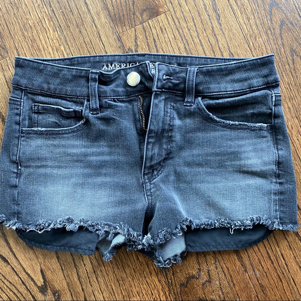 American Eagle hi-rise shortie